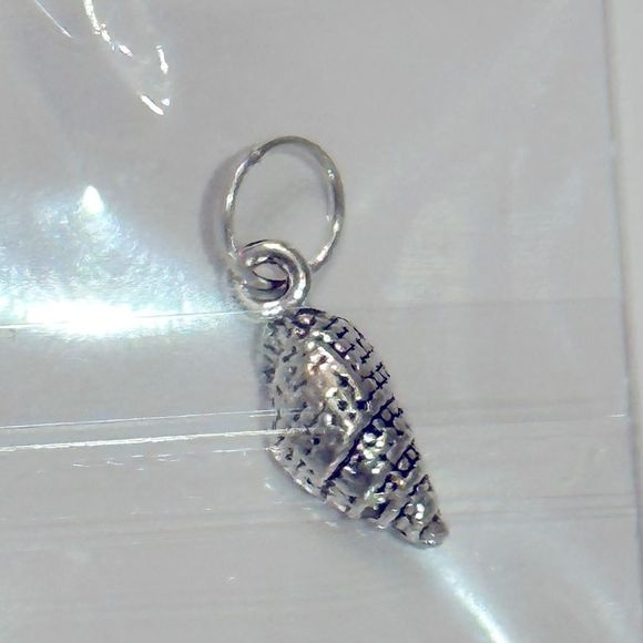 Shell Necklace Silver Tone Pendant Charm - Picture 2 of 5